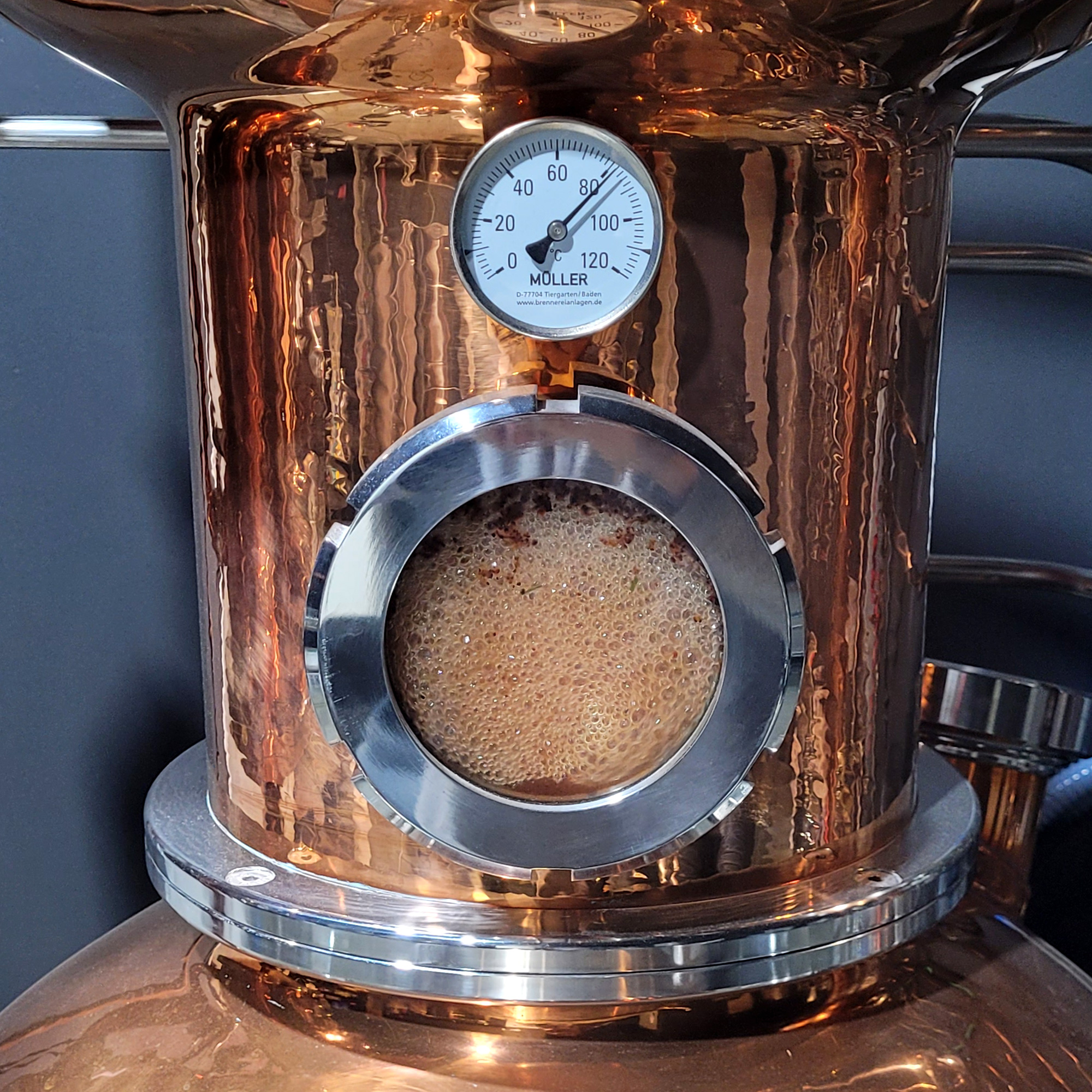 distillazione-Navabi-Cacao-Gin